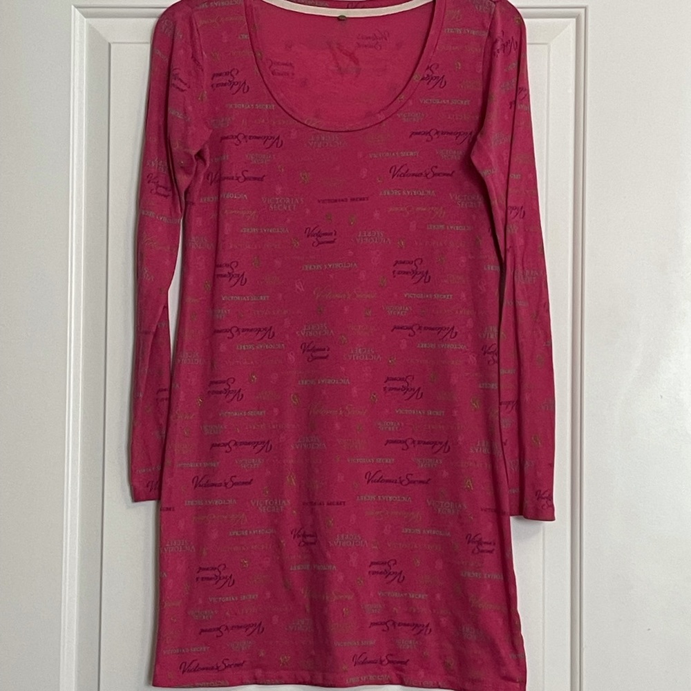 VICTORIA’S SECRET Sleepshirt in very good condition! Sz S